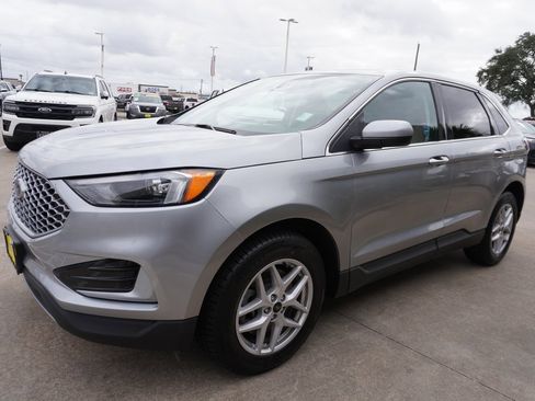 Certified 2024 Ford Edge SEL image 3