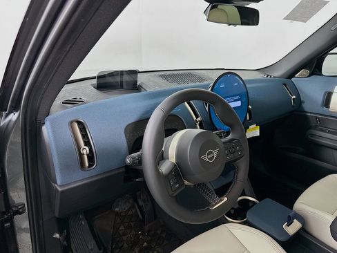 New 2025 MINI Cooper Countryman SE image 9