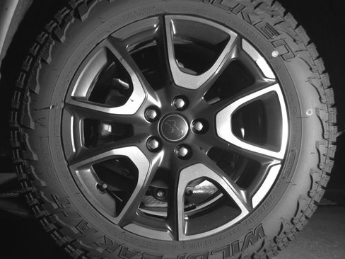 Used 2025 Jeep Compass Trailhawk image 14