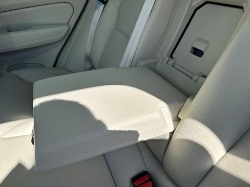 Used 2023 Volvo XC60 B5 Plus w/ Protection Package Premier FWD image 15