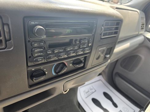 Used 2003 Ford F250 XLT AWD/4WD image 13