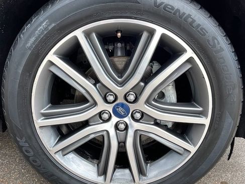 Used 2019 Ford Edge Titanium FWD image 12
