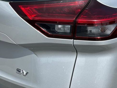 Used 2023 Nissan Rogue SV image 26