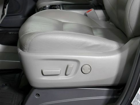 Used 2017 Toyota Sienna XLE Premium AWD/4WD image 24