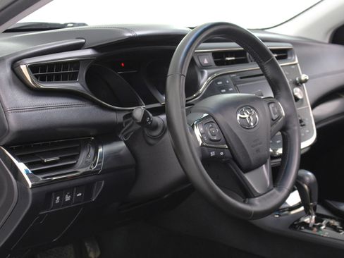 Used 2016 Toyota Avalon Touring image 32