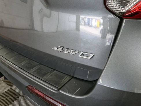Used 2023 Ford Explorer XLT w/ Equipment Group 202A AWD/4WD image 10
