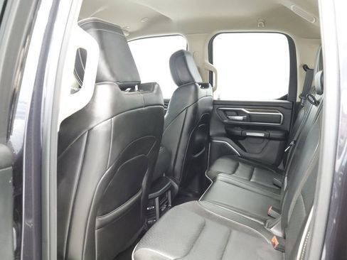 Used 2019 RAM 1500 Laramie AWD/4WD image 16