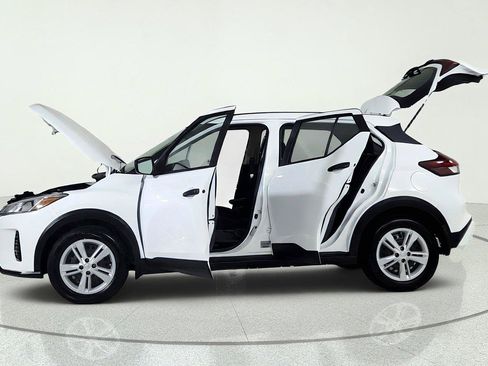 Certified 2025 Nissan Kicks Play S FWD image 11