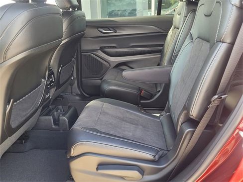 New 2024 Jeep Grand Cherokee L Altitude image 7