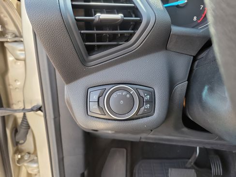 Used 2017 Ford Escape SE image 19