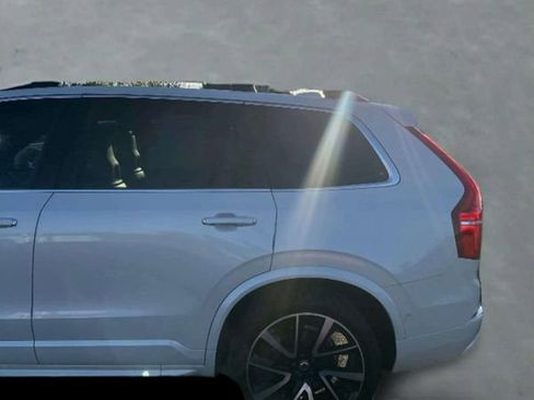 Used 2018 Volvo XC90 T6 Momentum w/ Convenience Package AWD/4WD image 19