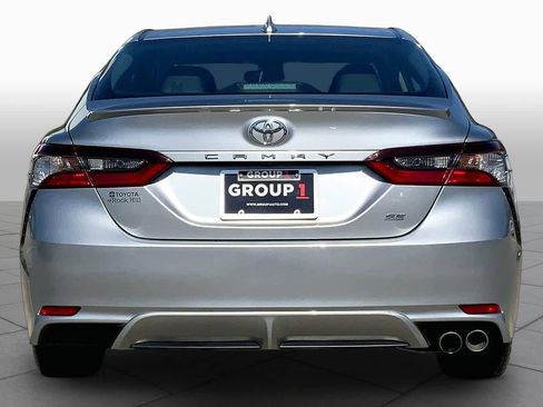 Used 2024 Toyota Camry SE image 5