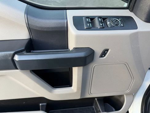 Used 2022 Ford F250 XL w/ Power Equipment Group image 23