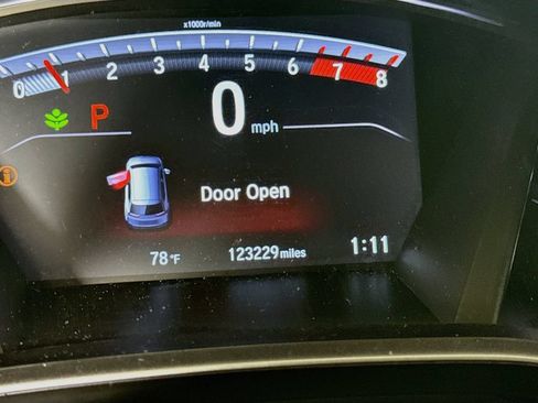 Used 2018 Honda CR-V Touring image 12