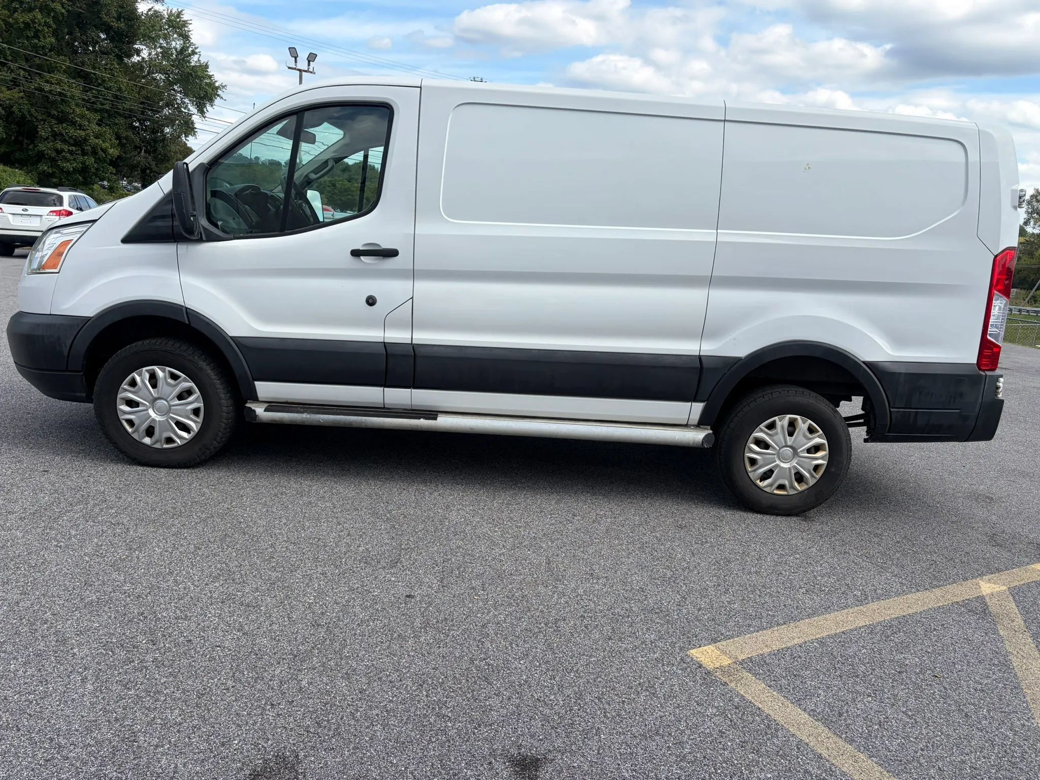 Used 2016 Ford Transit 250 130 Low Roof w/ Exterior Upgrade Package RWD image 9