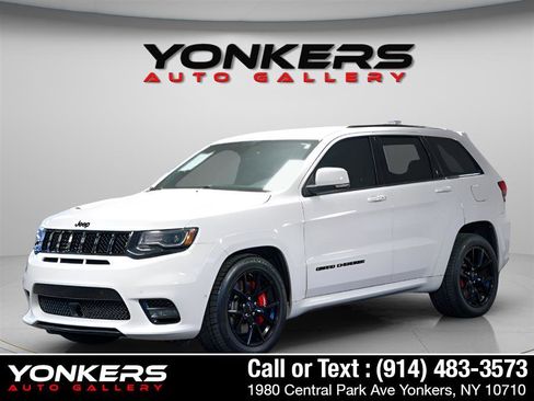Used 2021 Jeep Grand Cherokee SRT image 2