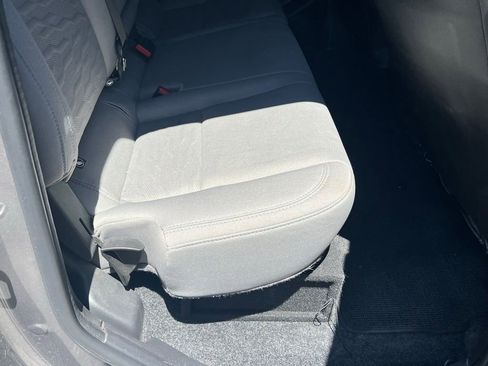 Used 2022 Nissan Frontier SV AWD/4WD image 17