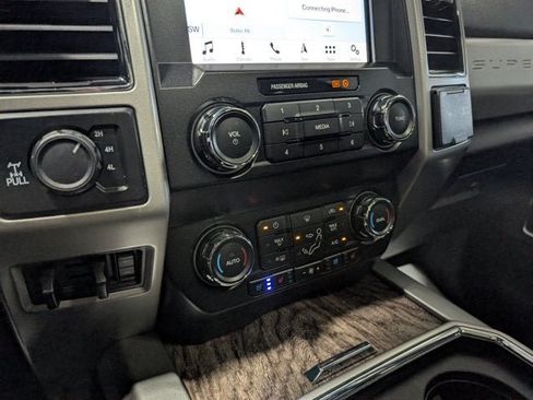 Used 2019 Ford F250 Lariat w/ Lariat Ultimate Package AWD/4WD image 26