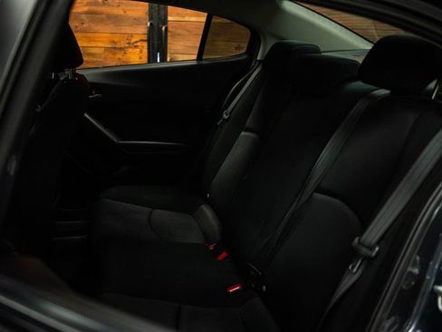 Used 2016 MAZDA MAZDA3 i Sport FWD image 10
