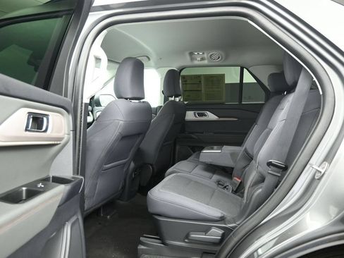 Certified 2025 Ford Explorer Active AWD/4WD image 17