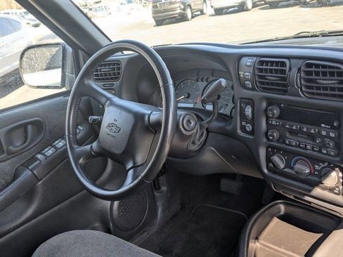 Used 2002 Chevrolet Blazer LS w/ Preferred Equipment Group image 25