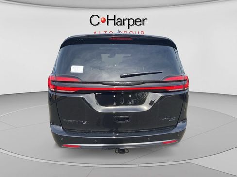 New 2026 Chrysler Pacifica Limited w/ S Appearance Package AWD/4WD image 4