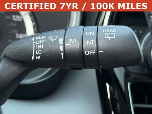 Used 2024 Toyota Highlander XLE FWD image 27