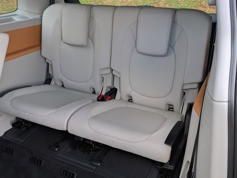 Used 2025 Volkswagen ID. Buzz Pro S Plus RWD image 18