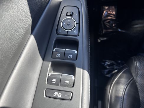 Used 2022 Hyundai Santa Fe SEL Premium image 19