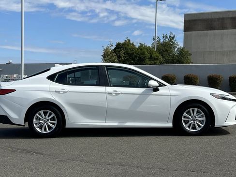 Used 2025 Toyota Camry LE w/ Convenience Package FWD image 6