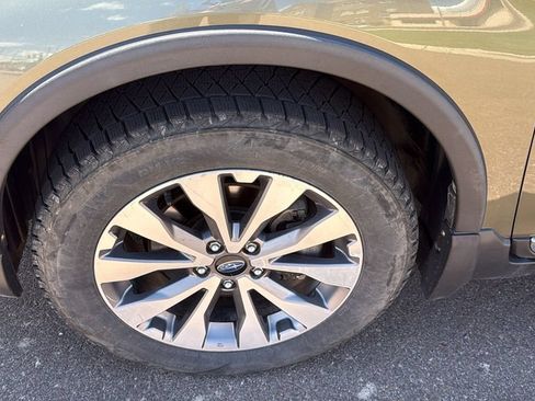 Used 2017 Subaru Outback 2.5i Touring w/ Popular Package #5A AWD/4WD image 10