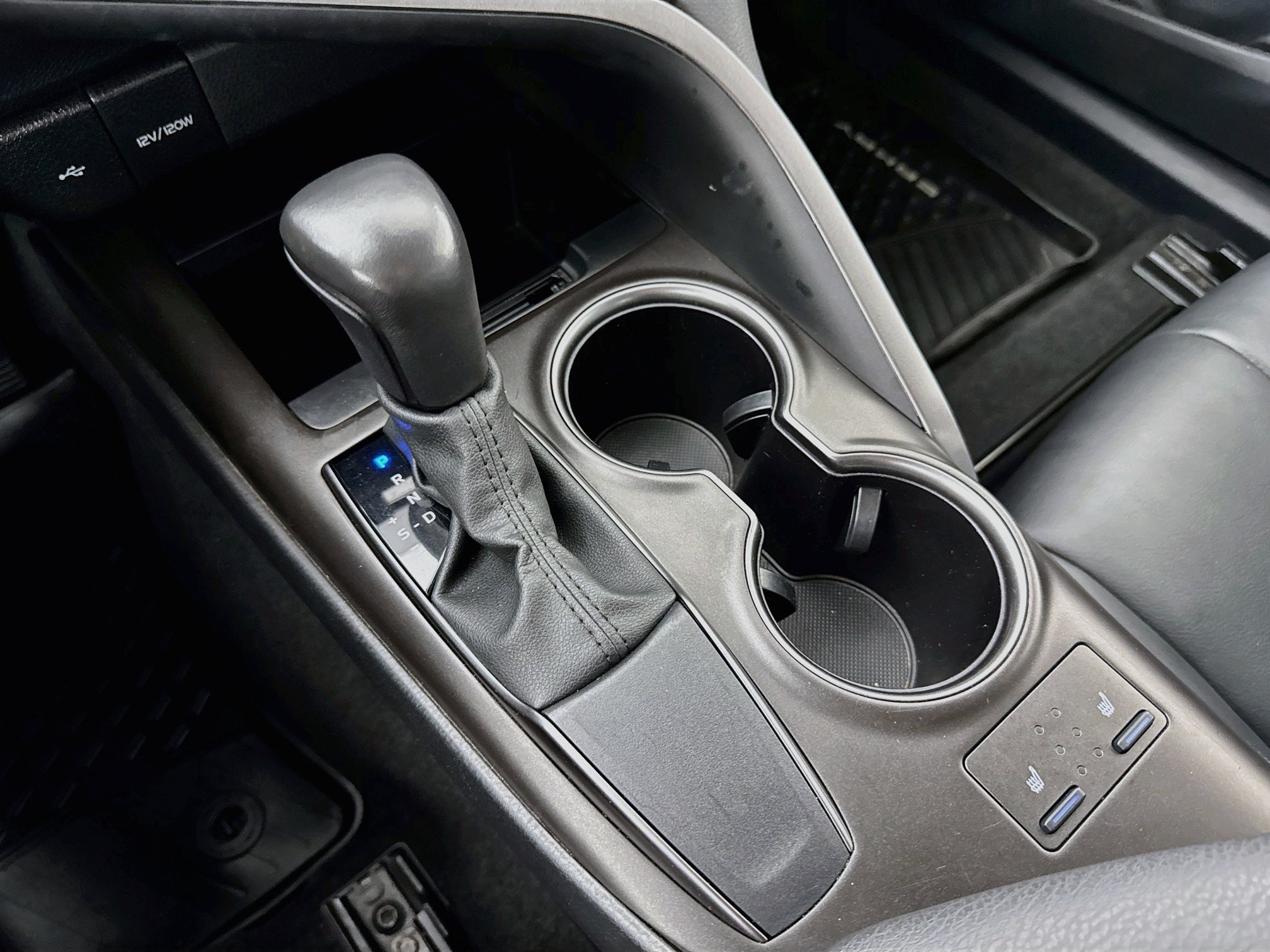Used 2024 Toyota Camry SE FWD image 19