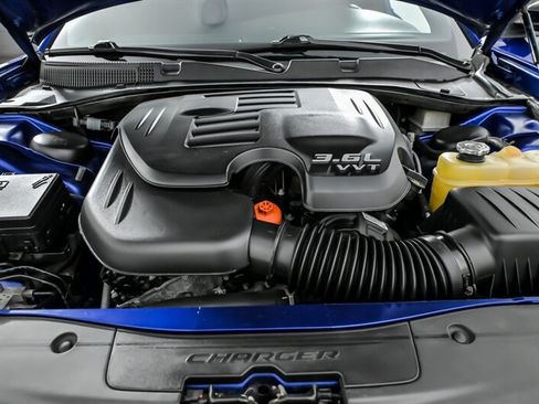 Used 2020 Dodge Charger SXT w/ Blacktop Package RWD image 14