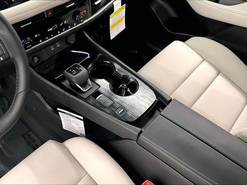 New 2025 Nissan Rogue SL image 9