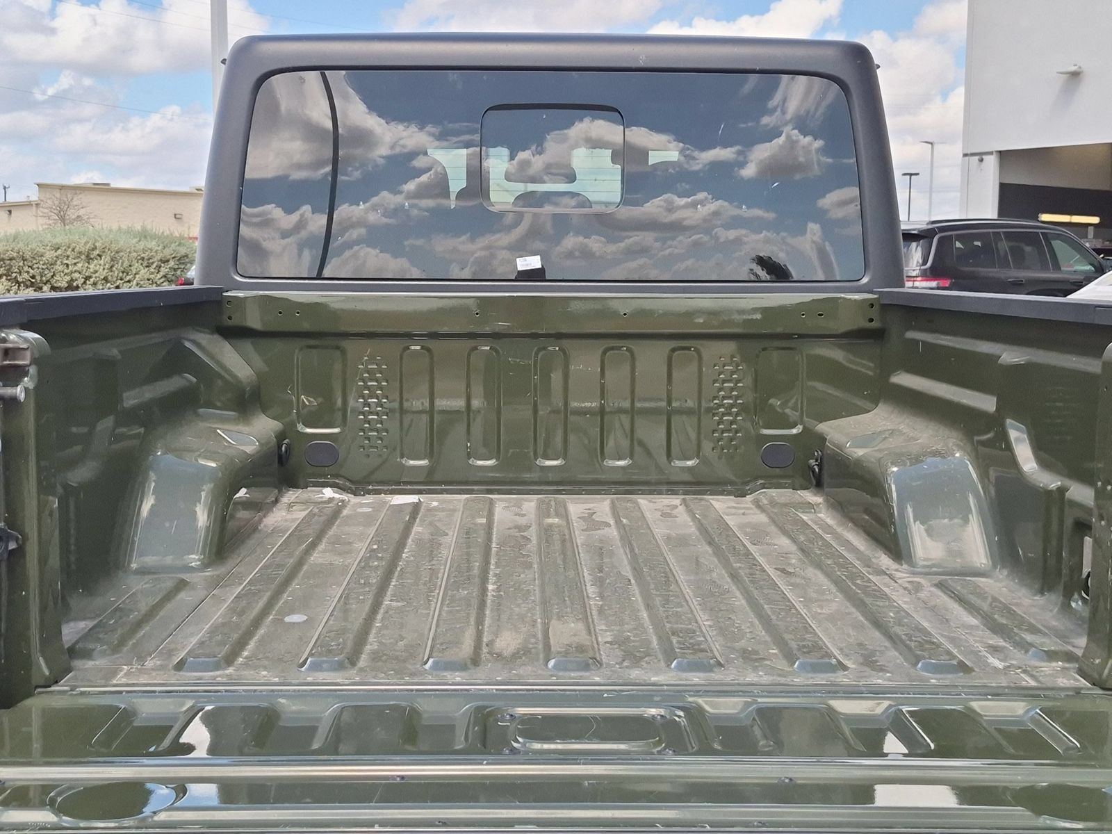 Used 2024 Jeep Gladiator Sport AWD/4WD image 25
