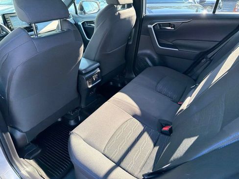 Used 2022 Toyota RAV4 SE w/ SE Grade Weather Package AWD/4WD image 17