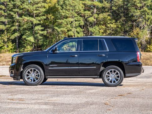 Used 2015 GMC Yukon Denali w/ Premium Package image 9