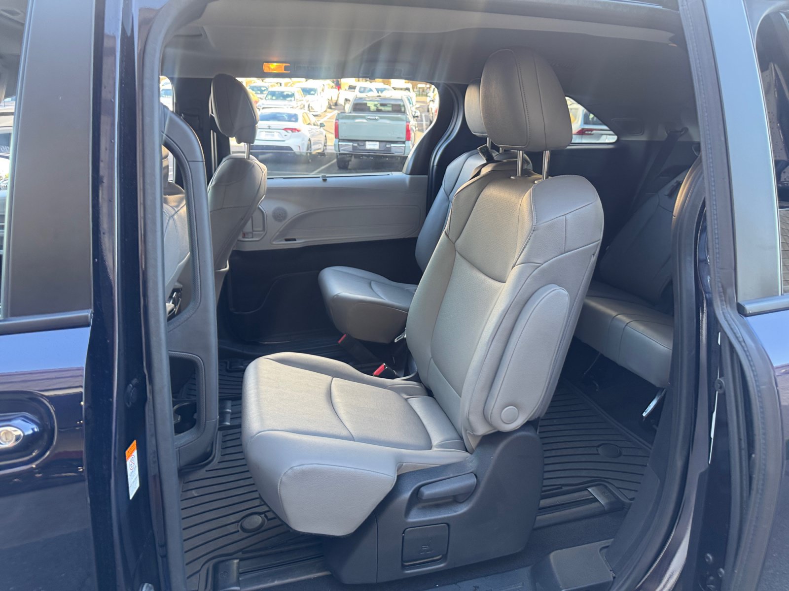 Certified 2026 Toyota Sienna XLE FWD image 17