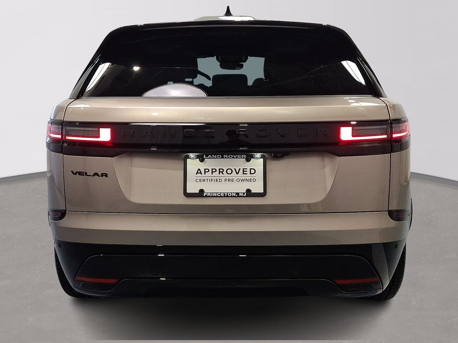 Certified 2026 Land Rover Range Rover Velar Dynamic SE AWD/4WD image 5
