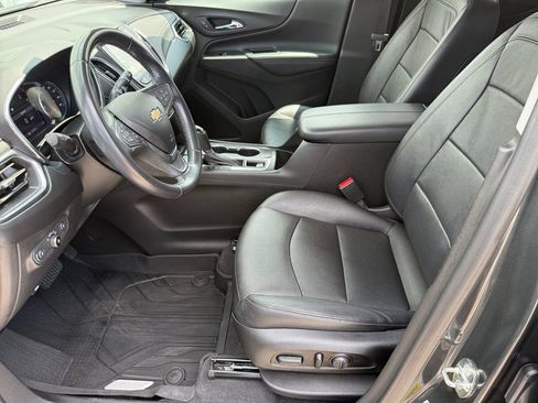 Used 2020 Chevrolet Equinox Premier w/ LPO, Floor Liner Package FWD image 10