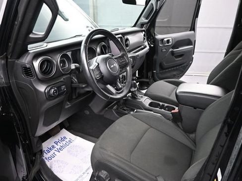 Used 2023 Jeep Gladiator Sport AWD/4WD image 9