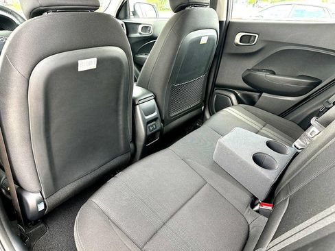 Used 2024 Hyundai Venue SEL FWD image 22