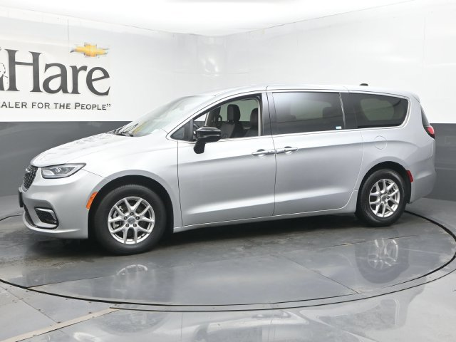 Used 2024 Chrysler Pacifica Touring-L FWD image 38