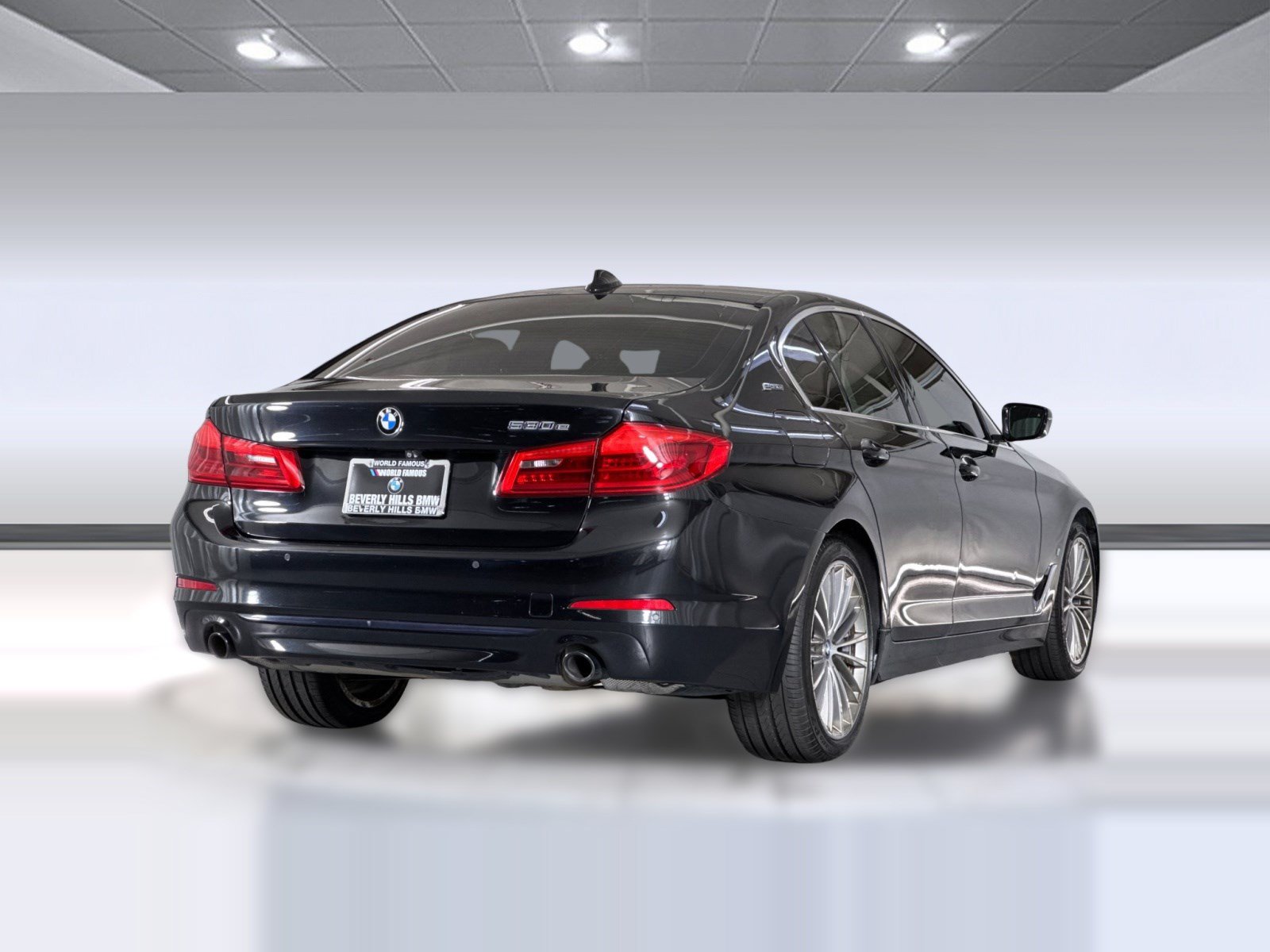 Used 2019 BMW 530e w/ Convenience Package RWD image 9