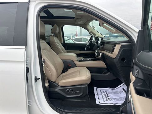 Used 2024 Ford Expedition Limited image 30