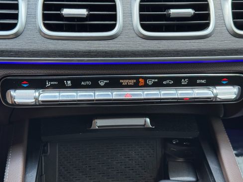 Used 2022 Mercedes-Benz GLS 450 4MATIC w/ Warmth & Comfort Package image 34