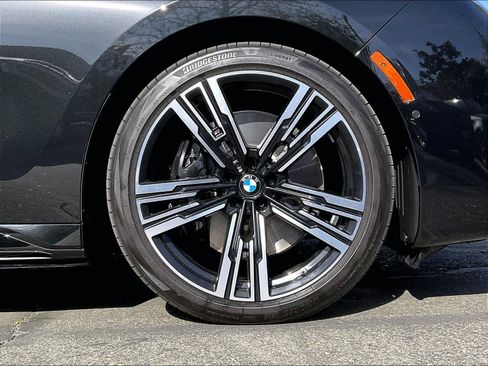 Used 2025 BMW 750e xDrive image 11