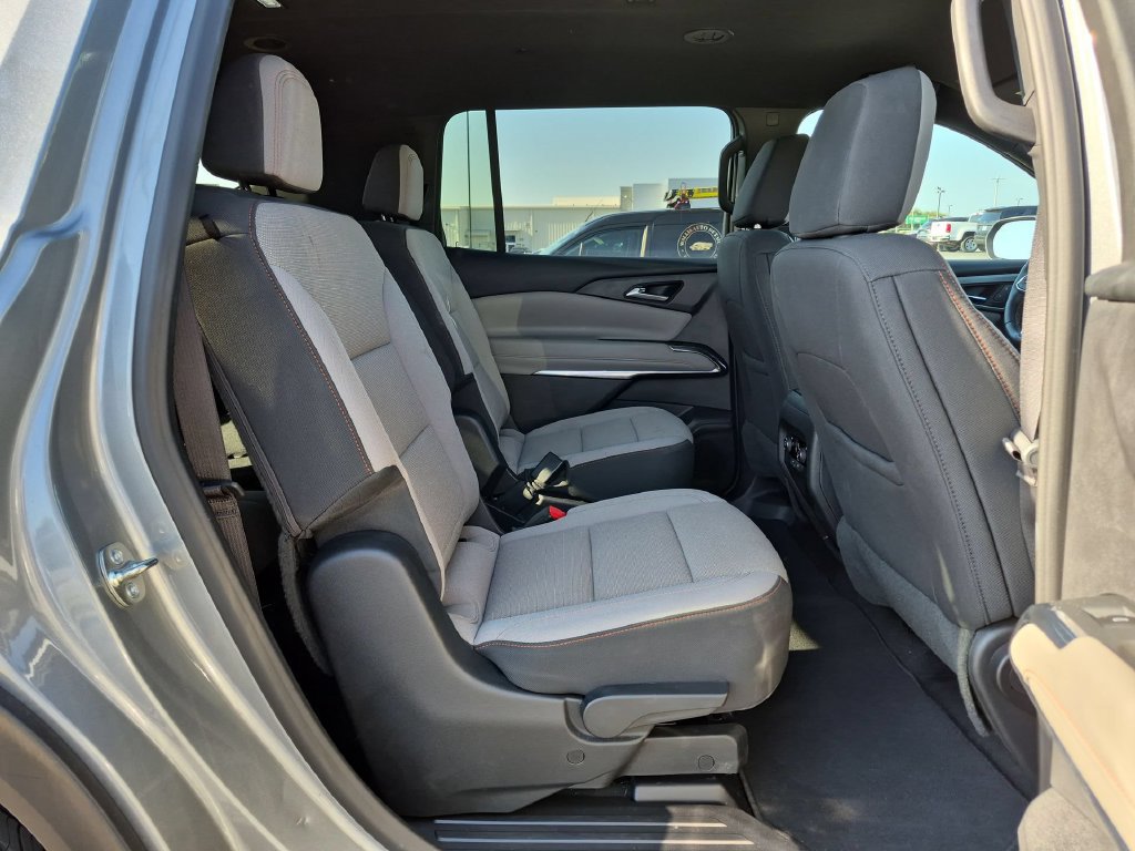 Certified 2026 Chevrolet Traverse LT w/ Driver Confidence Package FWD image 26
