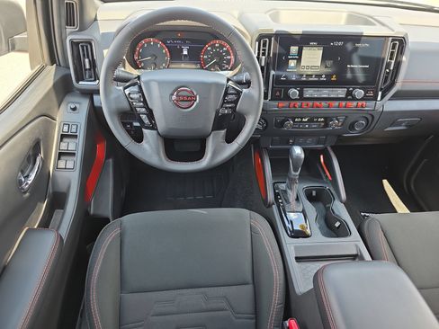 Used 2025 Nissan Frontier PRO-4X AWD/4WD image 12