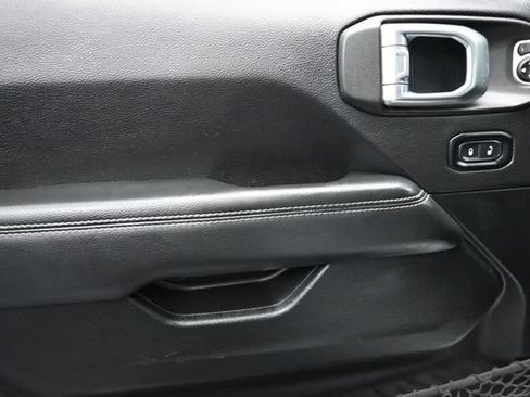 Used 2020 Jeep Gladiator Overland AWD/4WD image 8